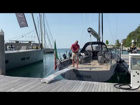 GS Composite - It is easy to put carbon gangway GS Composite on the pier