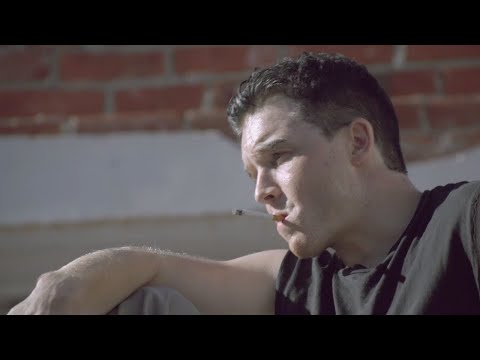 Gallavich | "He Isn't Afraid To Kiss Me." | S03E05