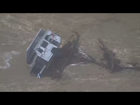 ‘Terrifying scenes’: Flood emergencies unfolding in Victoria