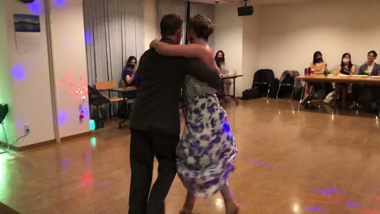 Video thumbnail for Joaquín Besga & Laura Smart - Milonga Querida