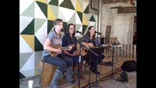 Leaving London (Tom Paxton; Puss N Boots)