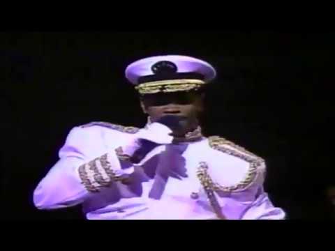 EL GENERAL Y PAULINA RUBIO