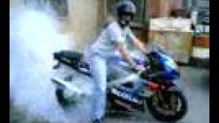preview picture of video 'Gixxa 1000_sml burnout'