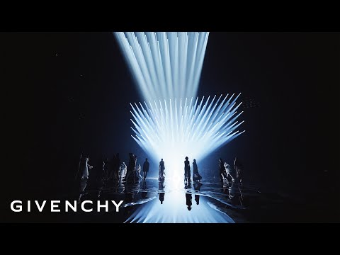 GIVENCHY | Fall Winter 2021 RTW Show thumnail