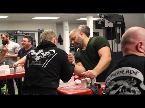 Armwrestling training -Mindaugas Dulskas
