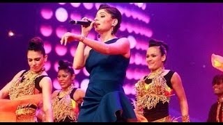 Kanika Kapoor Live Perfomance Singing Chittiyaan Kalaiyaan