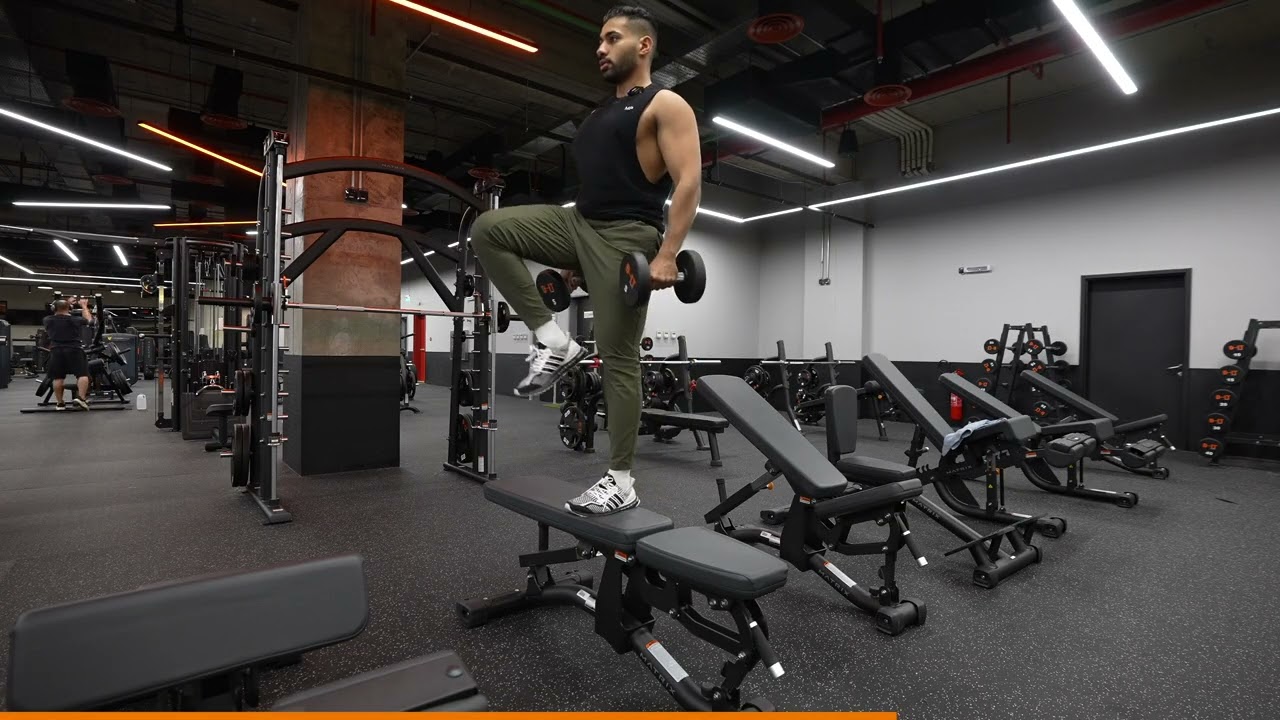 التمرين السادس : 3 جلسات / 8 - 10 عدات لكل جهة