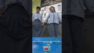 Download lagu Siswa dan Siswi Tukar Pakaian, Hasilnya Bikin Satu Kelas Ketawa mp3