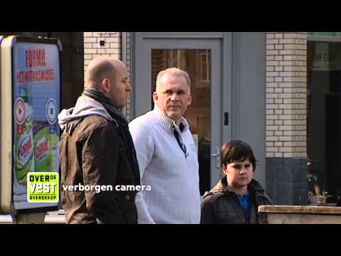 Verborgen camera: wat gebeurt er als je met gangbare normen breekt? - Over de Kop!