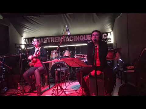 Le due nel cappello live! At unaetrentacinquecirca Cantù