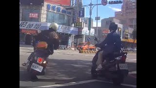 2022.01.20 台中大雅中清路 機車擦撞 (直行靠右邊 轉彎靠左邊 ? )