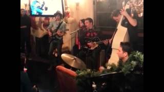 Drake Bell -   Santa Claus is Back In Town