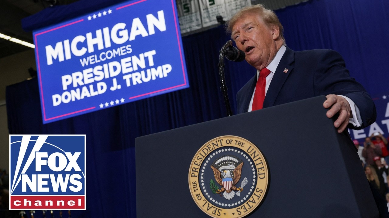 Trump demands ‘paid protester’ be EJECTED from Michigan rally: ‘GET HIM OUT OF HERE’
