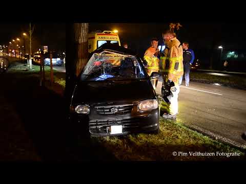 20 januari 2018, Verkeersongeval auto-boom Matenpoort Apeldoorn. ©Pim Velthuizen