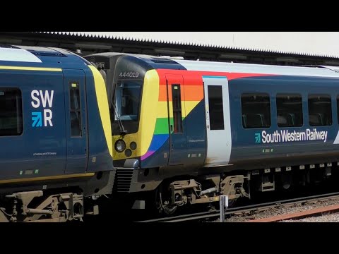 SWR Pride 444019 + 450053 9 Car Combo At Havant For London Waterloo - Tuesday 28th June 2022