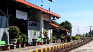 preview picture of video 'KA Penataran Melintas Langsung Stasiun Sengon'