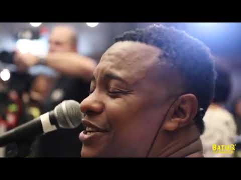 RODA DE SAMBA DO SOMBRINHA NO BATUQ. AO VIVO. ( SHOW COMPLETO. SO ÀS MELHORES DO SAMBA E PAGODE. IMP