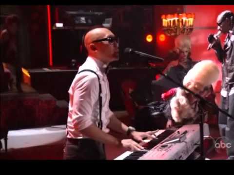 Far East Movement feat Snoop Dogg - if i was you (O.M.G.) - live