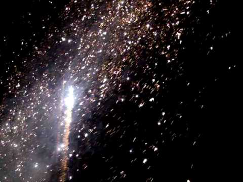 Queimas de fogos na Final do Rodeio de Ribeirão do Sul.AVI