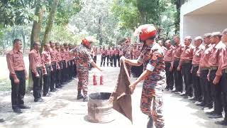 ভিডিপি সদস্যদেরকে আগুন নিভানোর কৌশল শেখানো হচ্ছে