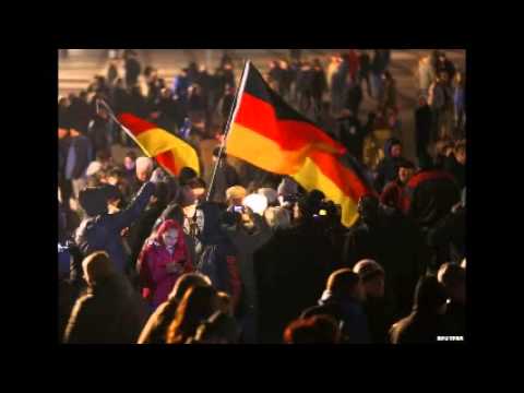 Germany Pegida: Protest leader quits amid 'Hitler' row