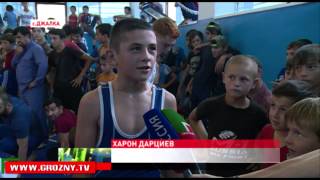 В Чечне проходит республиканский турнир по вольной борьбе