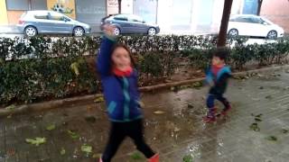 Saltando en los charcos