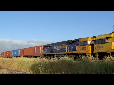 5AM5 Pacific National Container Train / NR103 NR44 9323 (10/12/2021) - PoathTV Australian Railways
