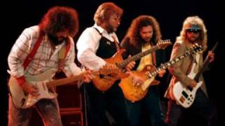 Lynyrd Skynyrd - Devil In The Bottle