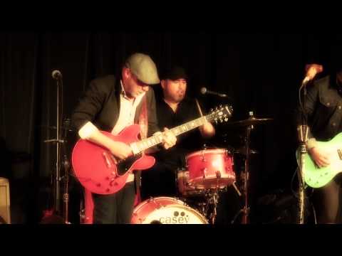 MonkeyJunk - Hot Hot Papa LIVE @NEAT (David Wilcox cover)