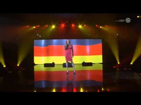 Francisca Urio singt die deutsche Nationalhymne / Abraham vs.Stieglitz
