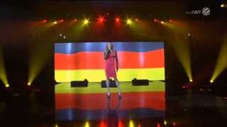 Francisca Urio singt die deutsche Nationalhymne / Abraham vs.Stieglitz