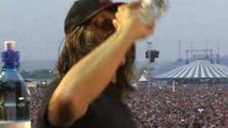 QOTSA - Josh Homme sings This Lullaby