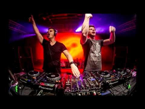 Dimitri Vegas, Moguai & Likemike vs. Ferry Corsten & Aruna - Mammoth Forever (NewWorldPunx Mashup)