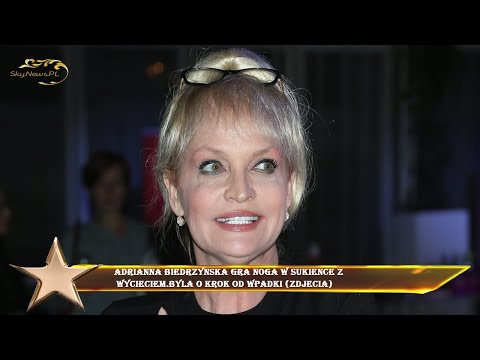 Adrianna Biedrzynska gra noga w sukience z  wycieciem.Byla o krok od wpadki (ZDJECIA)