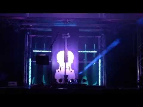 Hans die Geige - Intro (Hans betritt die Bühne)