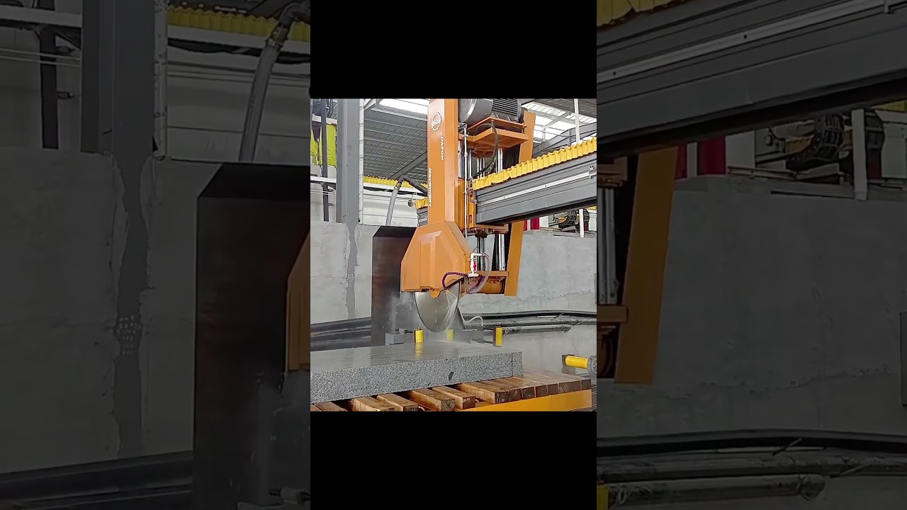 Kerbstone edge  cutting machine with two worktables