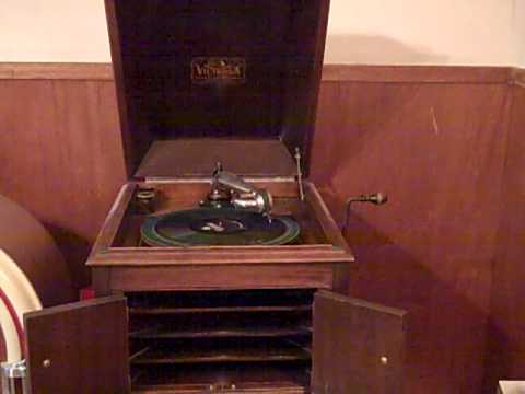 VARSITY EIGHT CALIFORNIA RAMBLERS ADRIAN ROLLINI - COPENHAGEN - ROARING 20'S VICTROLA.MP4