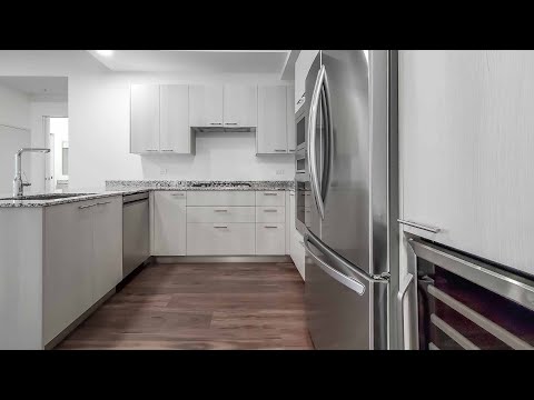 A split-layout Optima Lakeview 2-bedroom, 2-bath, Plan 2B05