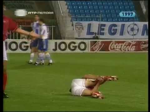 Agressões constantes: era assim o FCPorto dos anos 90...
