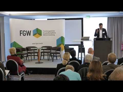 Eröffnung der Hauptkonferenz durch Prof. Dr. Till van Treeck - NRW-Dialogforum 4. Nov. 2016