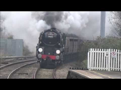Braunton(34046) running as lord dowding(34052) and 47760 top and tail at theale 11/03/17