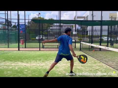 Akhtar en Stage de Padel à Barcelone
