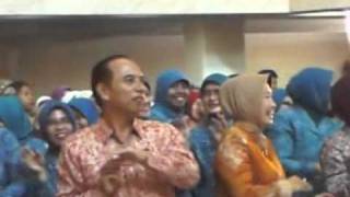 preview picture of video 'biMBA-AlUEO Senam Otak Bersama Walikota Cimahi'