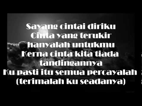 [Lirik] Yana Samsudin & Ukays - Aku Jatuh Cinta