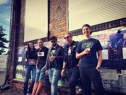 Apollo Circus - Living In A Dream (Official Video / Studio Version)