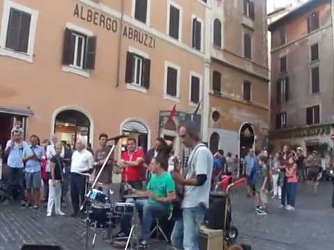 Pantheon Performance in Rome, Italy (2 Guys Play) "Money" by: Pink Floyd