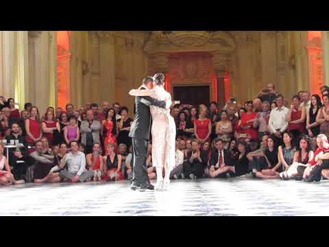  Neri Piliu  and  Yanina Quiñones  are  dancing  to  the  tango  "  El Ingeniero  "  by  Carlos di Sarli  at  Torino Tango Festival  in  2019