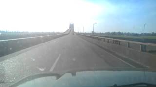 preview picture of video 'Going over the Sunshine bridge in Louisiana'