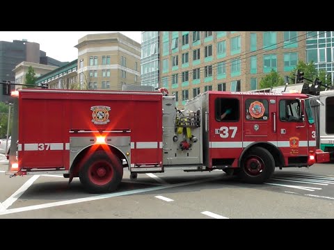 Boston Fire Department Engine 37 Responding